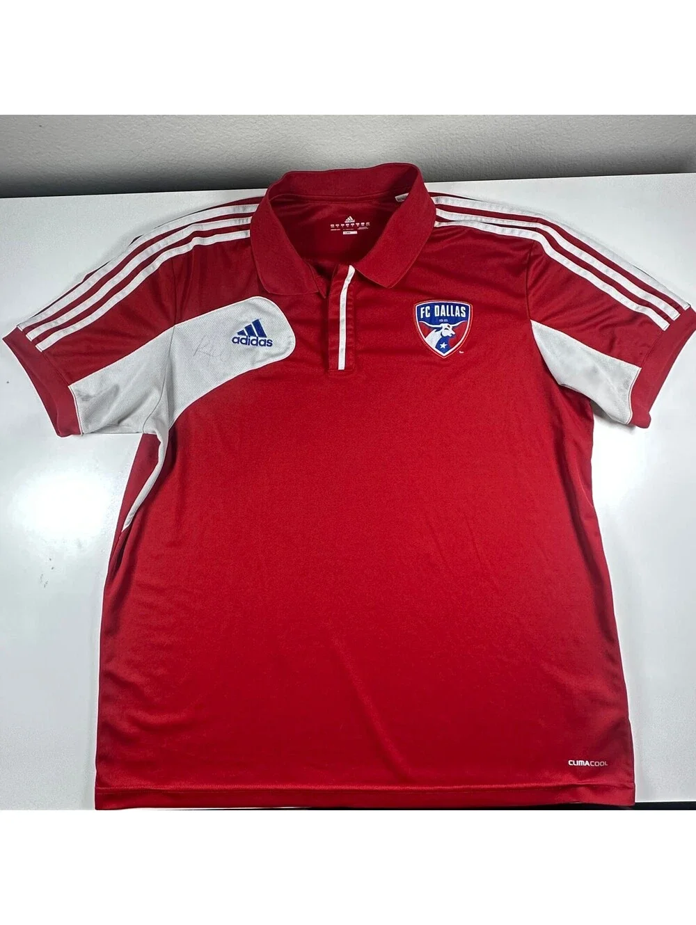 Adidas FC Dallas Red Polo XL (with unknown autograph)